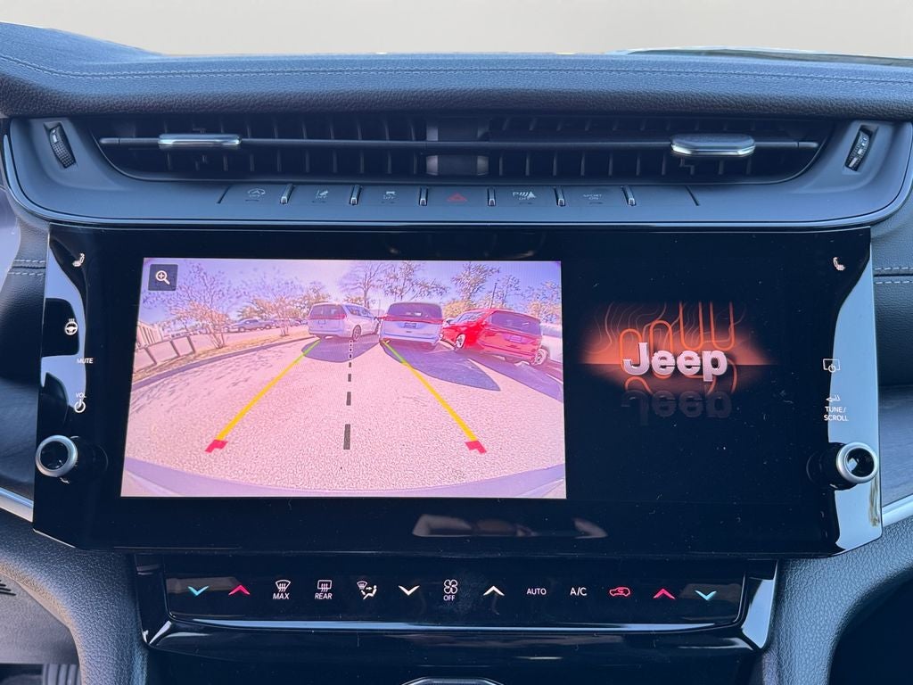 2026 Jeep Grand Cherokee Laredo