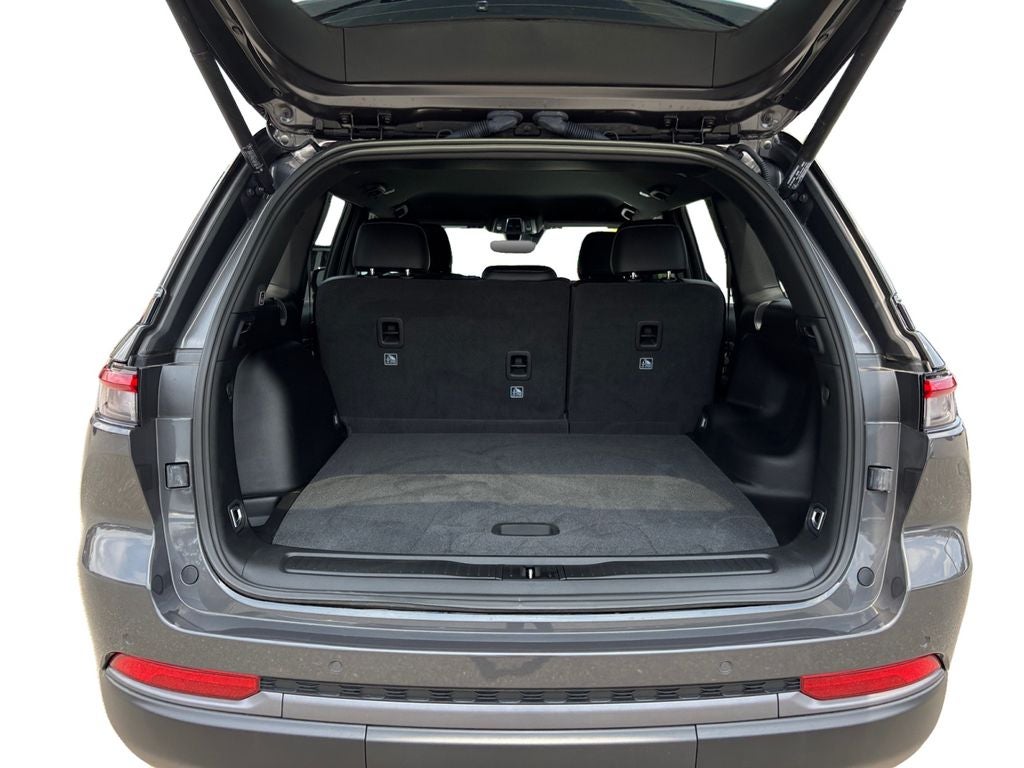 2026 Jeep Grand Cherokee Altitude