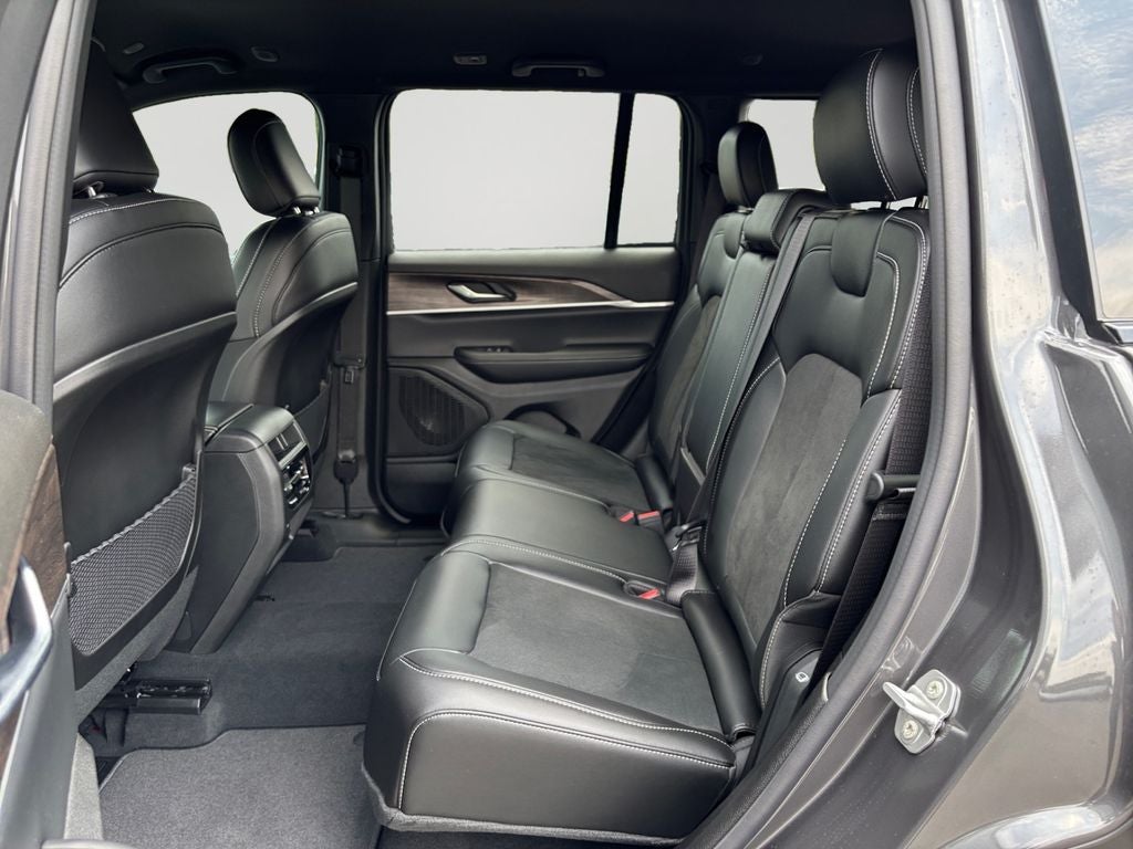 2026 Jeep Grand Cherokee Altitude