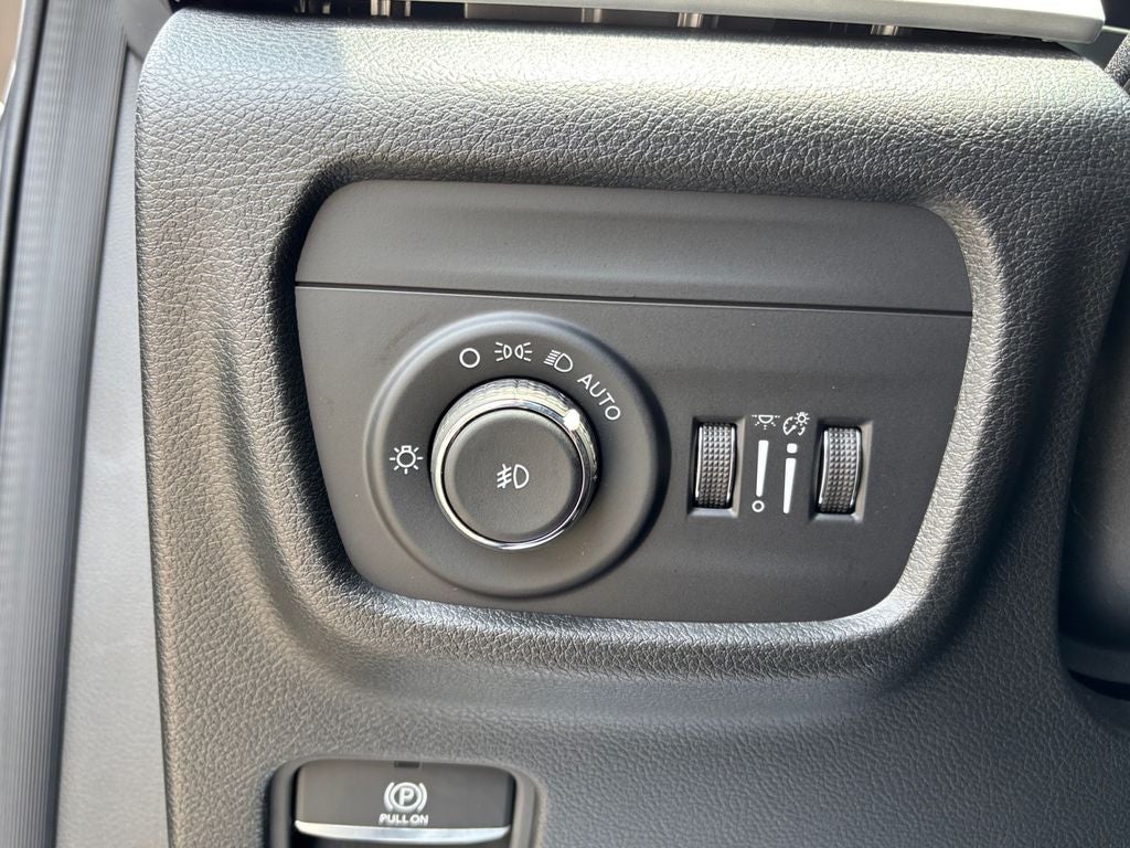 2026 Jeep Grand Cherokee Altitude