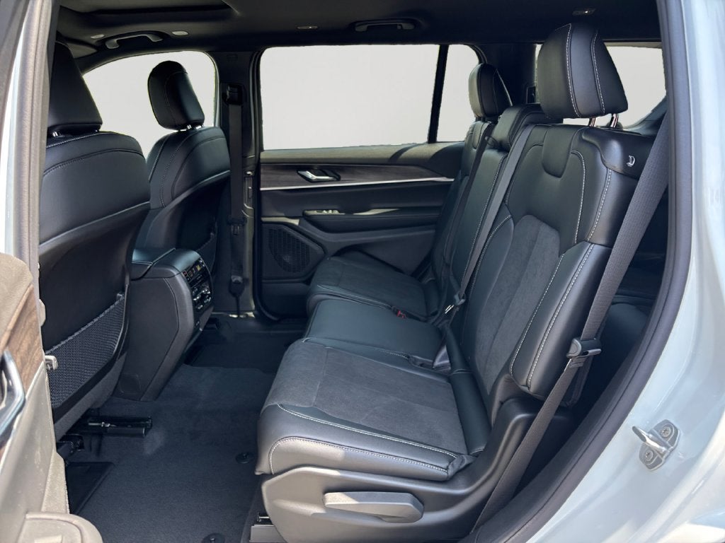 2026 Jeep Grand Cherokee L Altitude