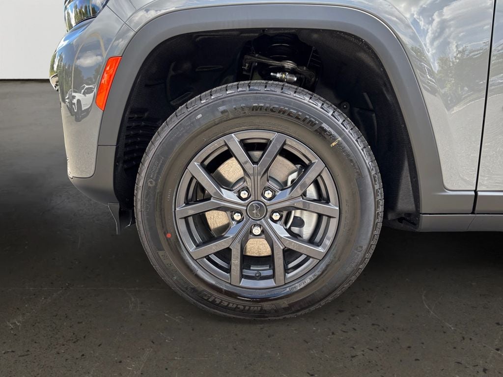 2027 Jeep Grand Cherokee L Laredo Altitude