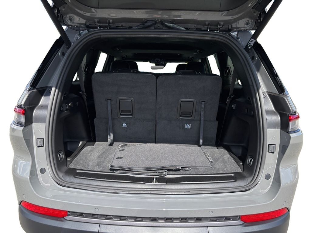 2027 Jeep Grand Cherokee L Laredo Altitude