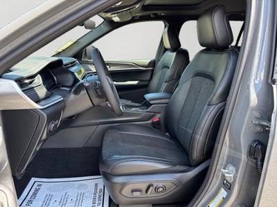 2027 Jeep Grand Cherokee L Laredo Altitude