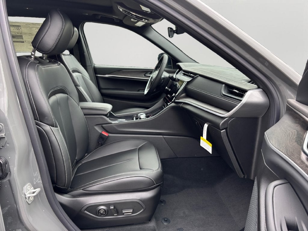 2027 Jeep Grand Cherokee L Limited