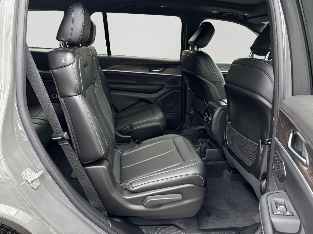 2027 Jeep Grand Cherokee L Limited