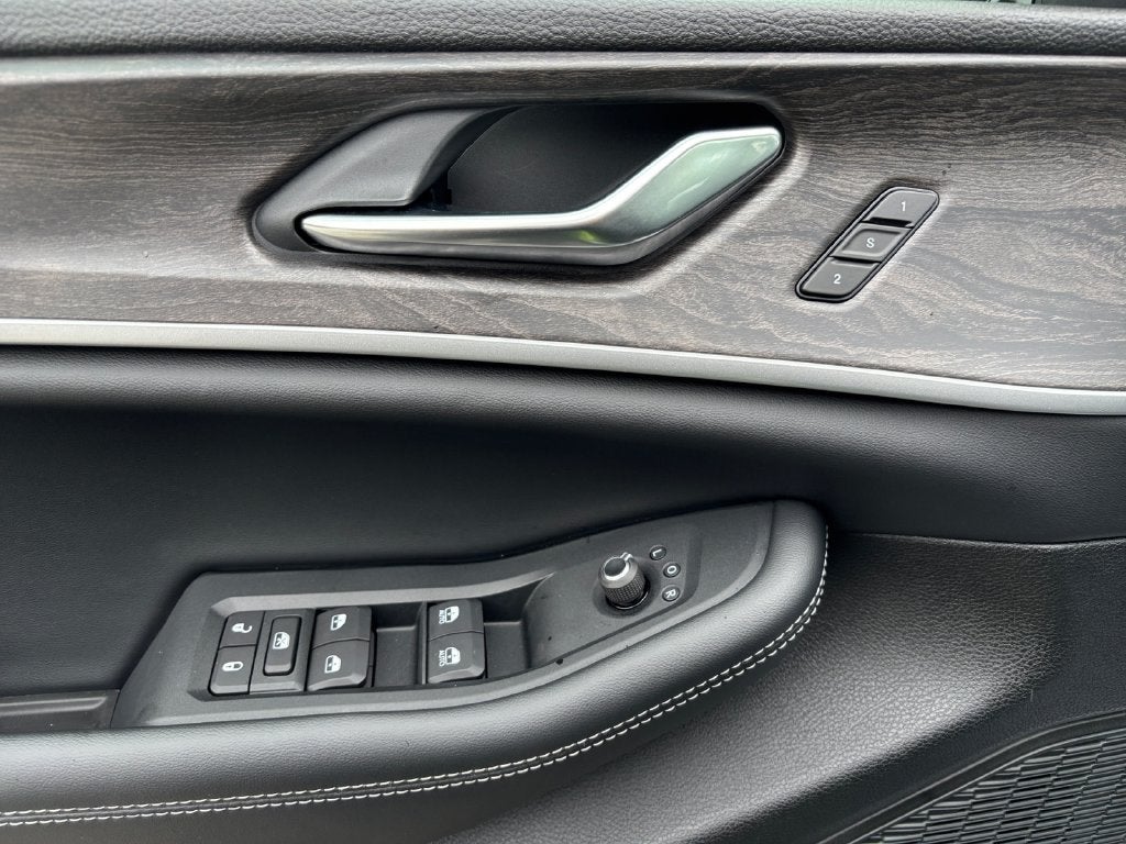 2027 Jeep Grand Cherokee L Limited