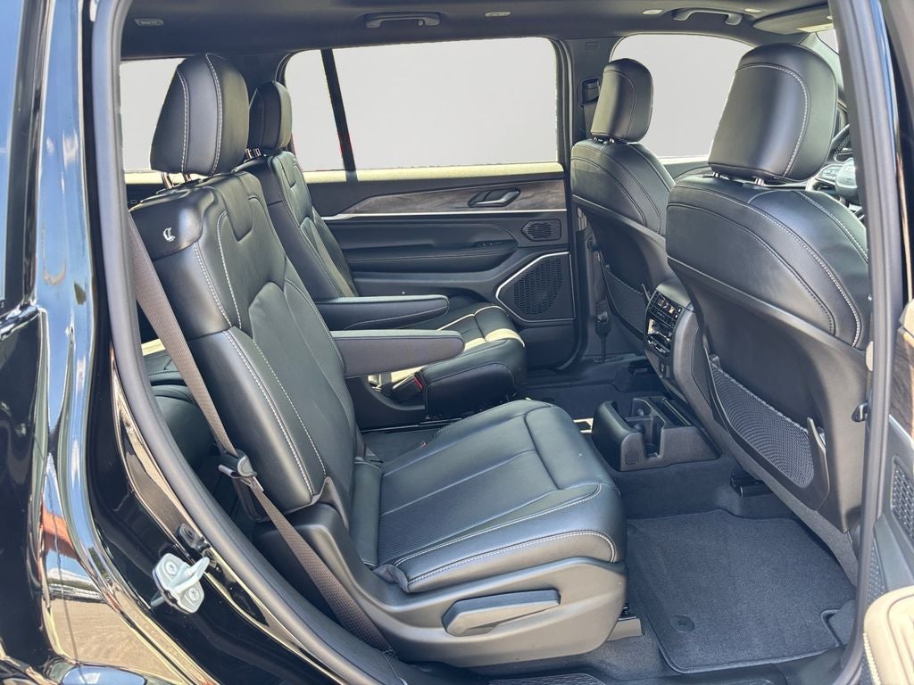2027 Jeep Grand Cherokee L Limited Reserve