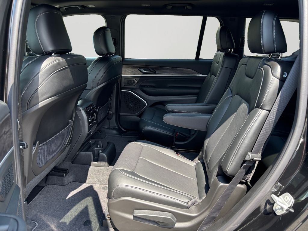 2027 Jeep Grand Cherokee L Limited Reserve