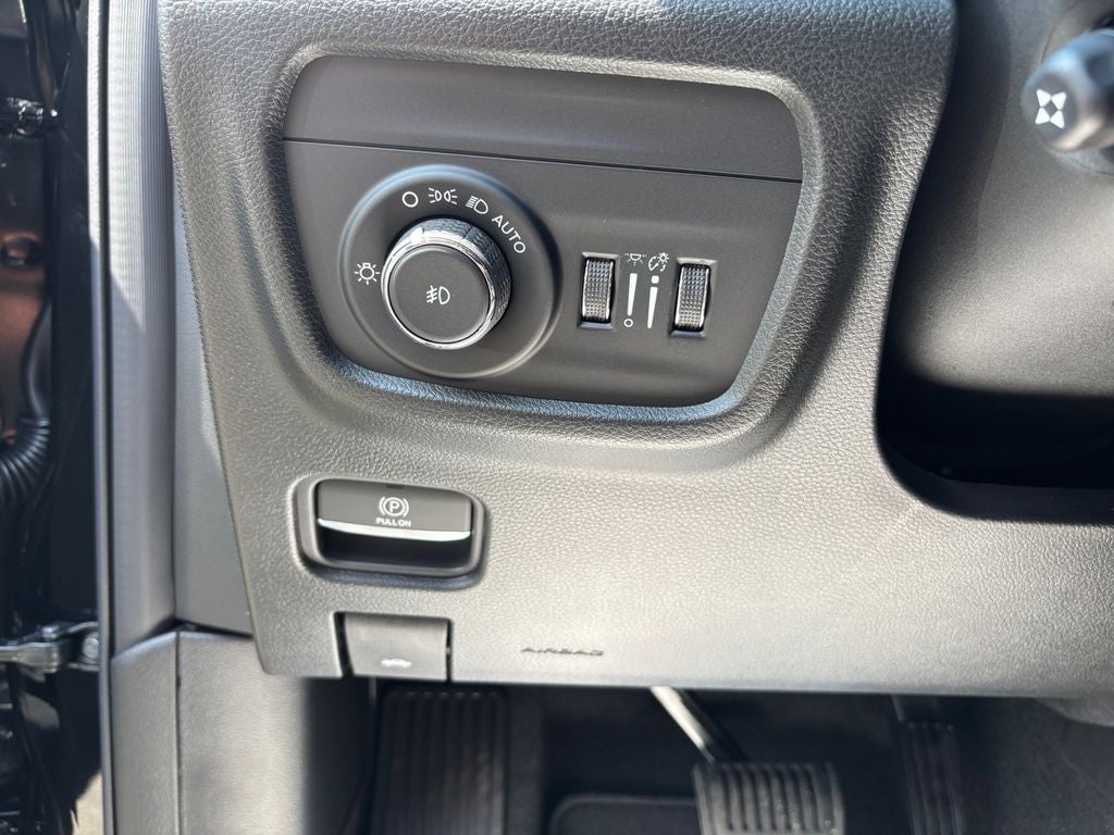 2027 Jeep Grand Cherokee L Limited Reserve