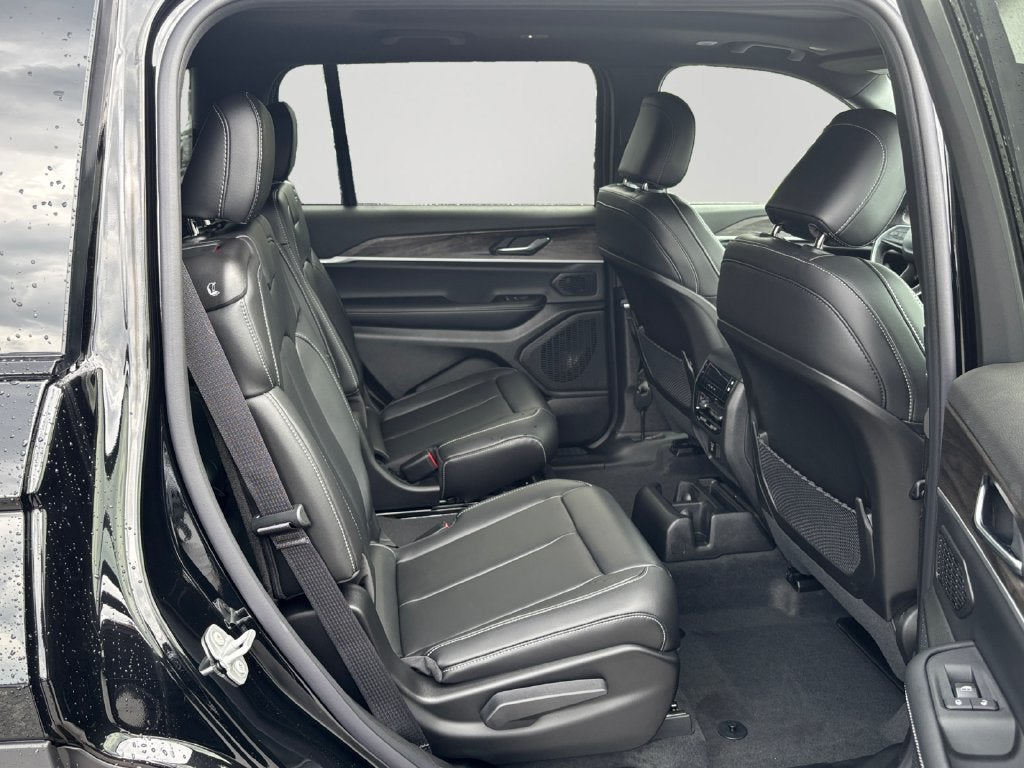 2027 Jeep Grand Cherokee L Limited