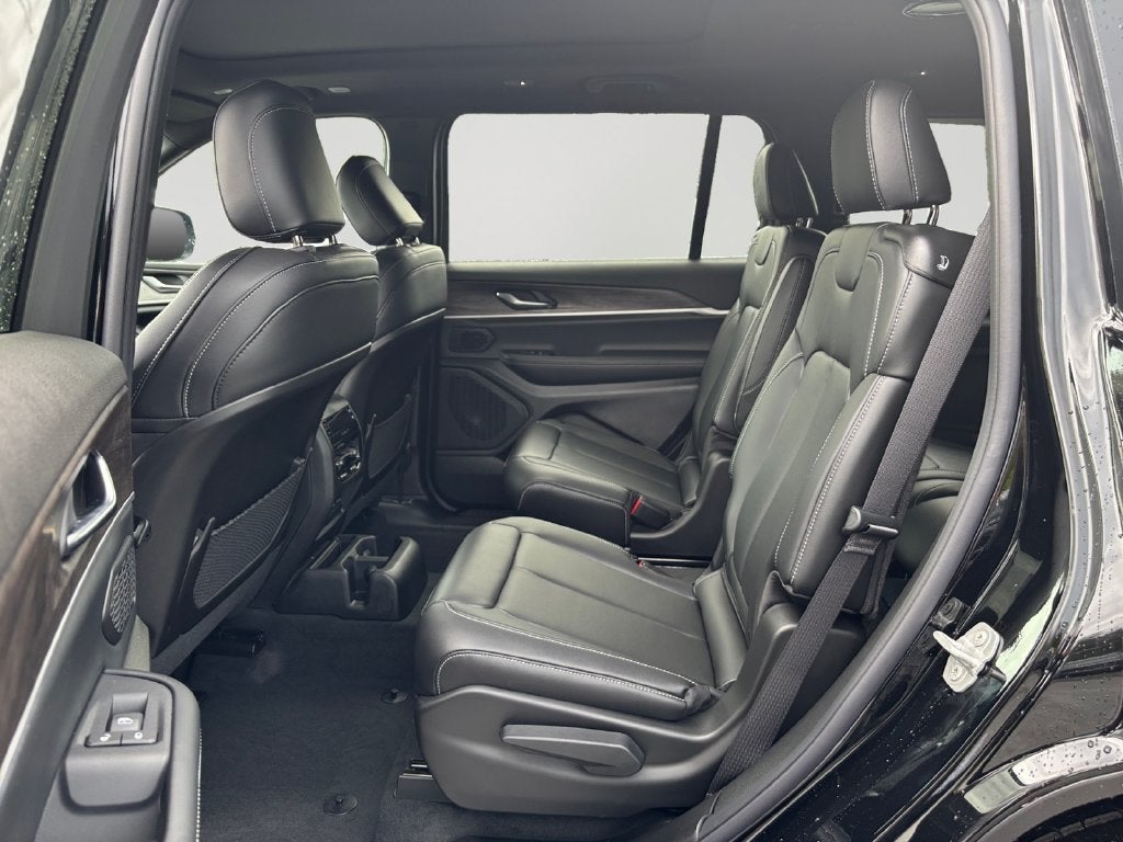 2027 Jeep Grand Cherokee L Limited