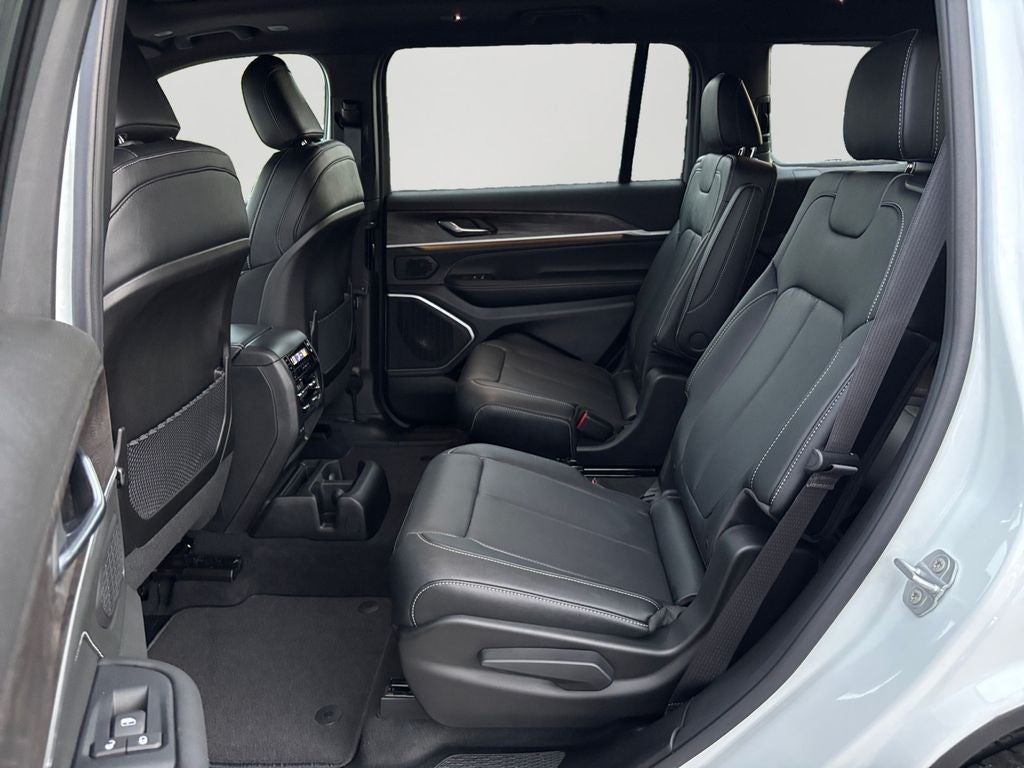 2027 Jeep Grand Cherokee L Limited Reserve