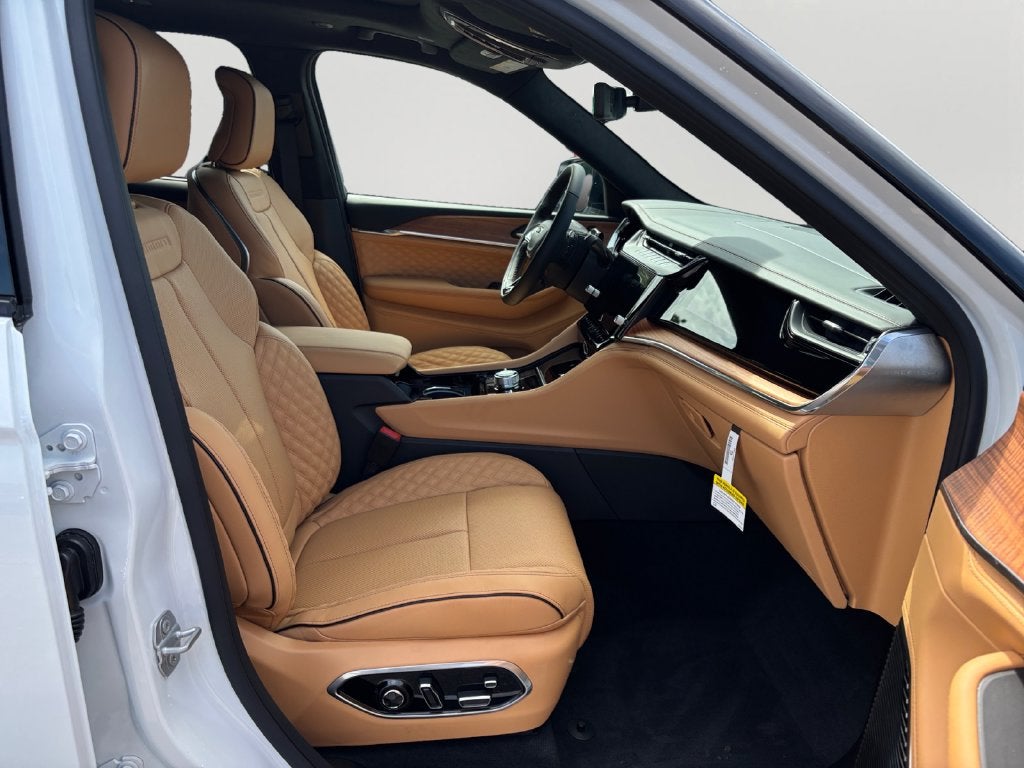 2027 Jeep Grand Cherokee L Summit