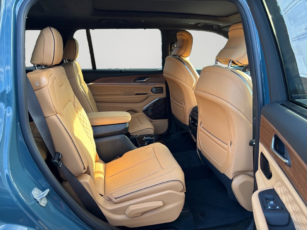 2027 Jeep Grand Cherokee L Summit