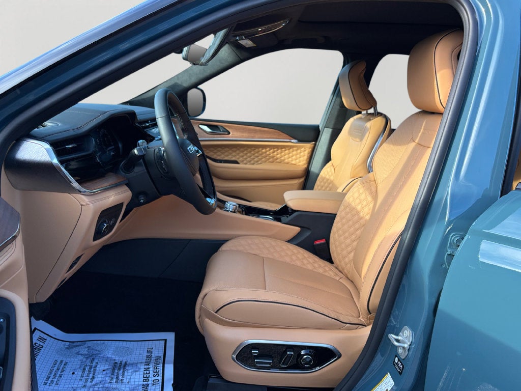 2027 Jeep Grand Cherokee L Summit