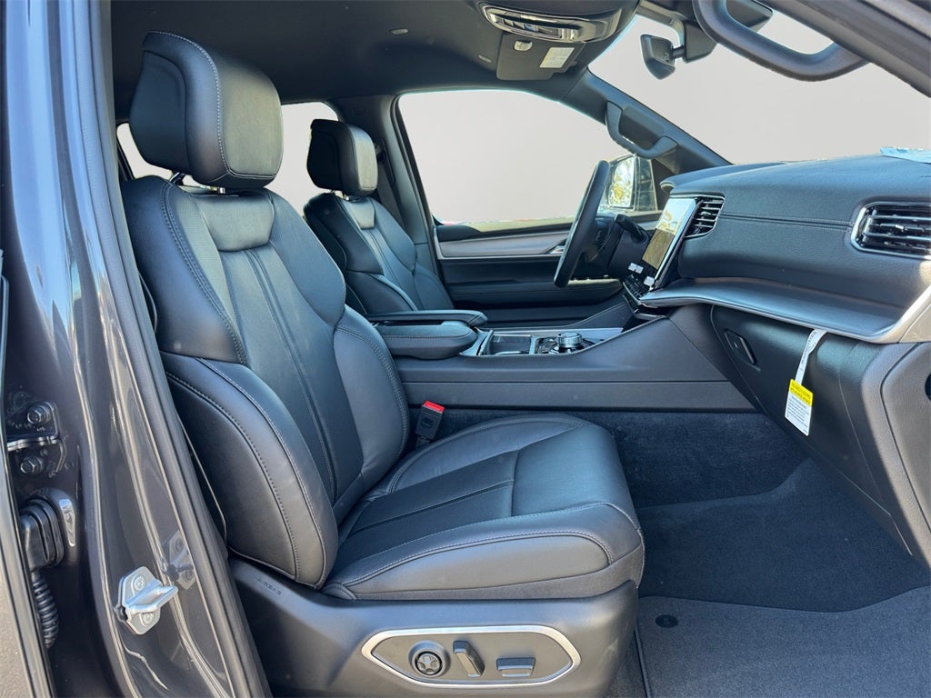 2026 Jeep Grand Wagoneer L Altitude