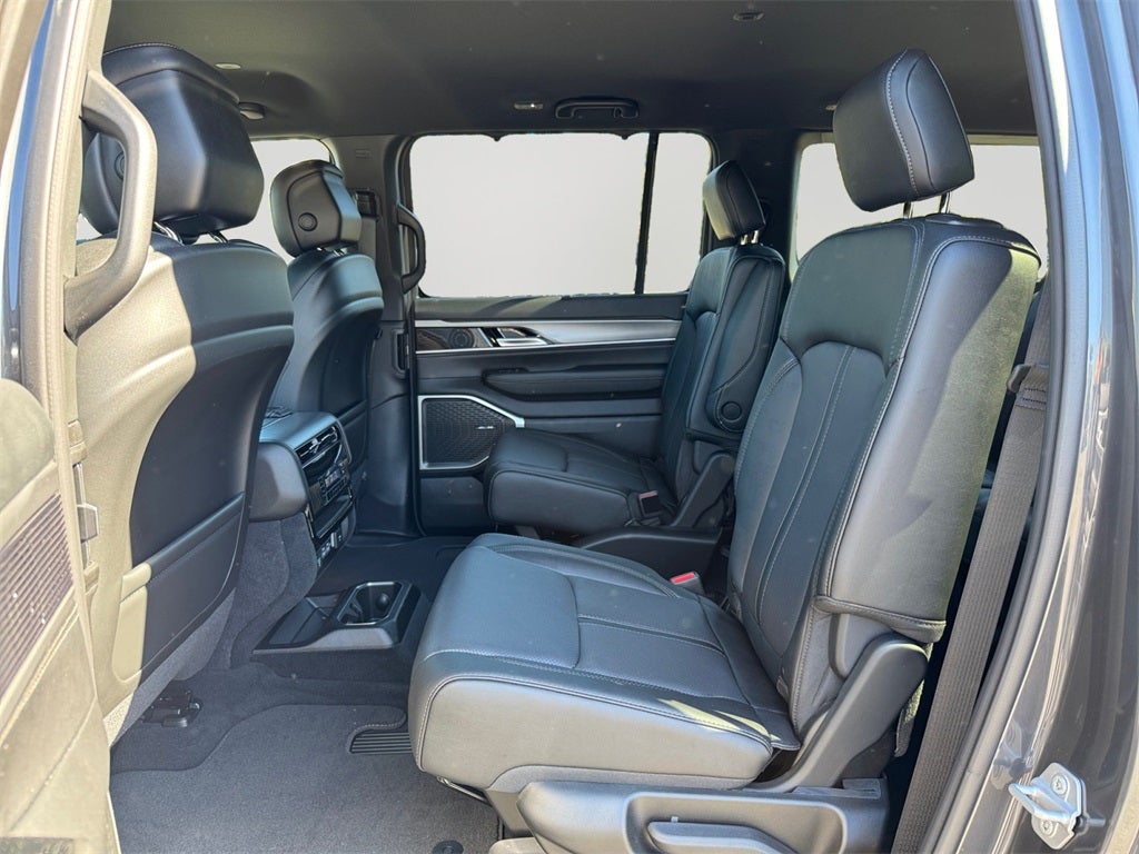 2026 Jeep Grand Wagoneer L Altitude