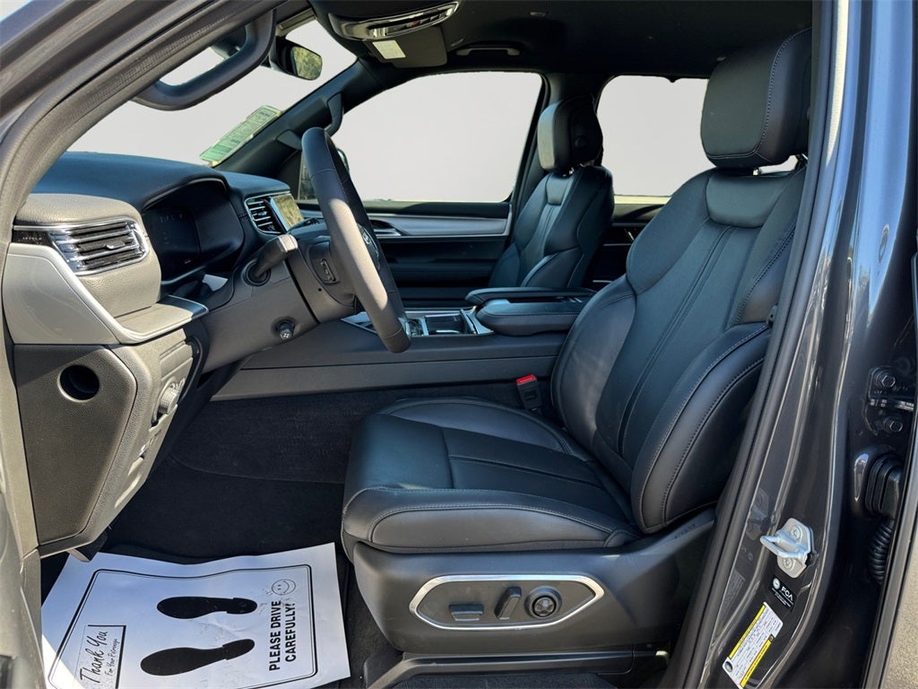 2026 Jeep Grand Wagoneer L Altitude