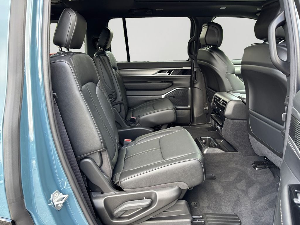 2026 Jeep Grand Wagoneer Base