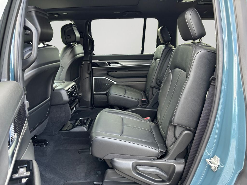 2026 Jeep Grand Wagoneer Base