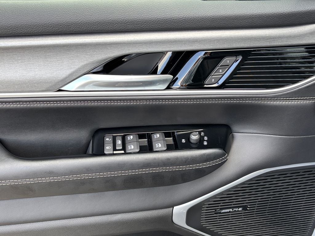 2026 Jeep Grand Wagoneer Base