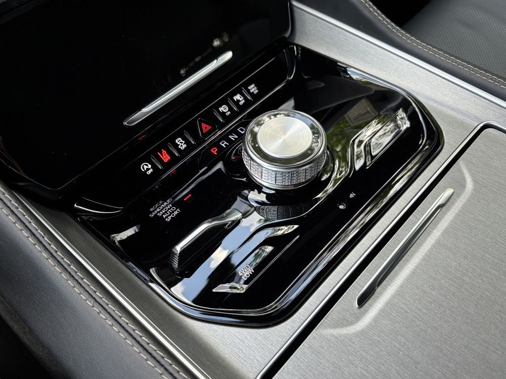 2026 Jeep Grand Wagoneer Base