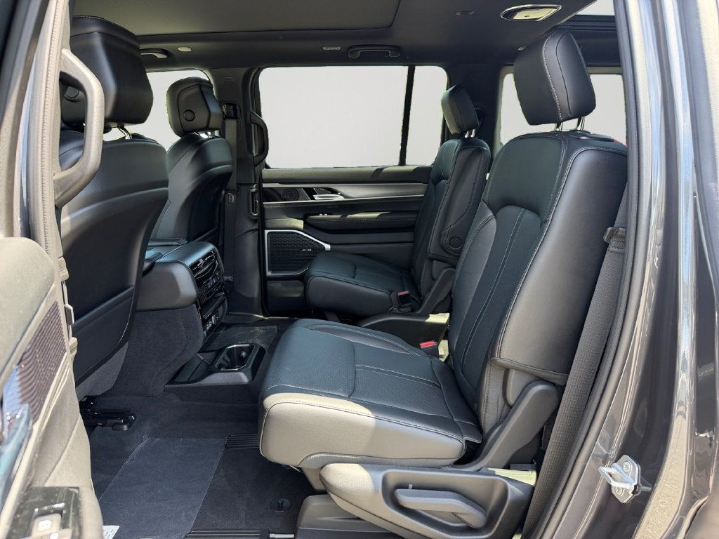 2026 Jeep Grand Wagoneer Base