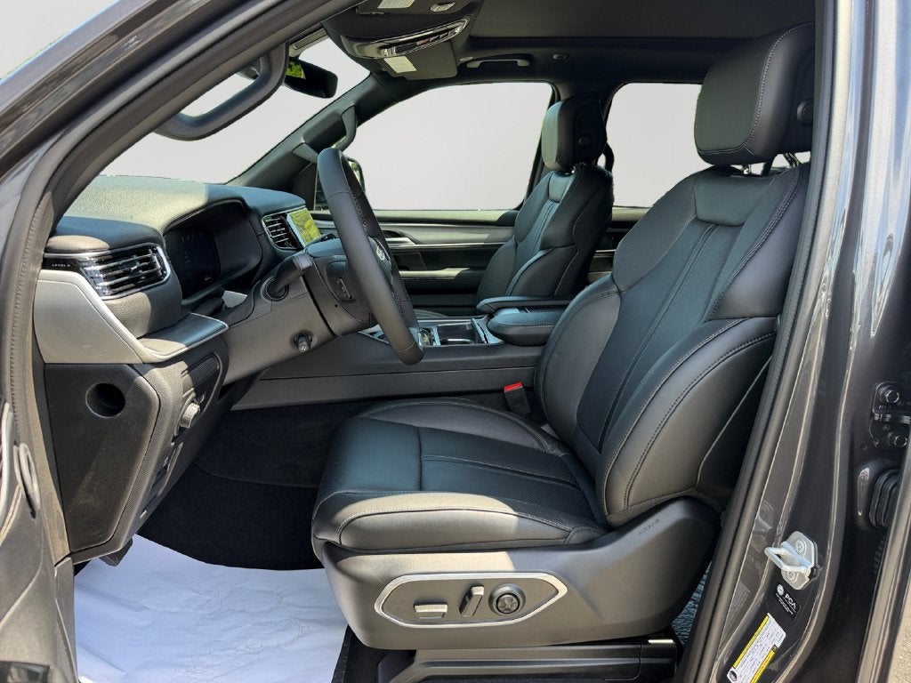 2026 Jeep Grand Wagoneer Base