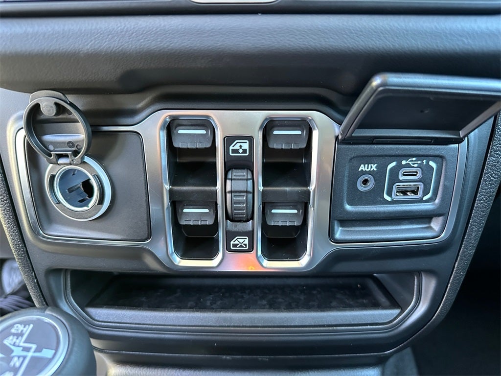 2025 Jeep Gladiator High Tide