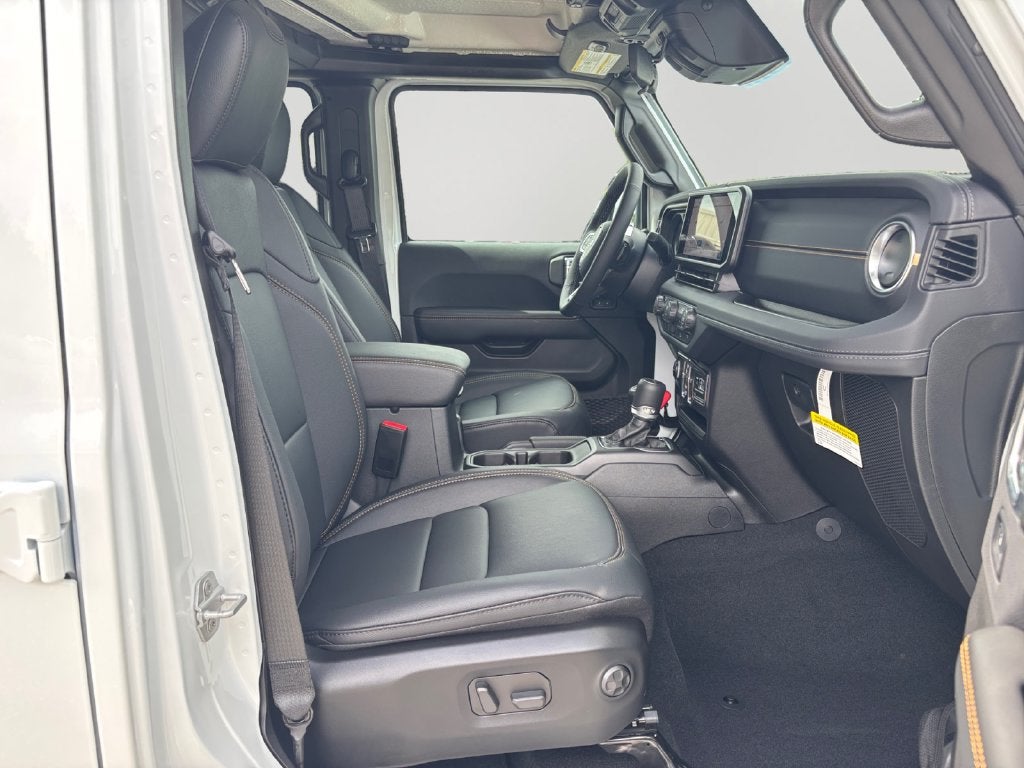 2027 Jeep Gladiator Base