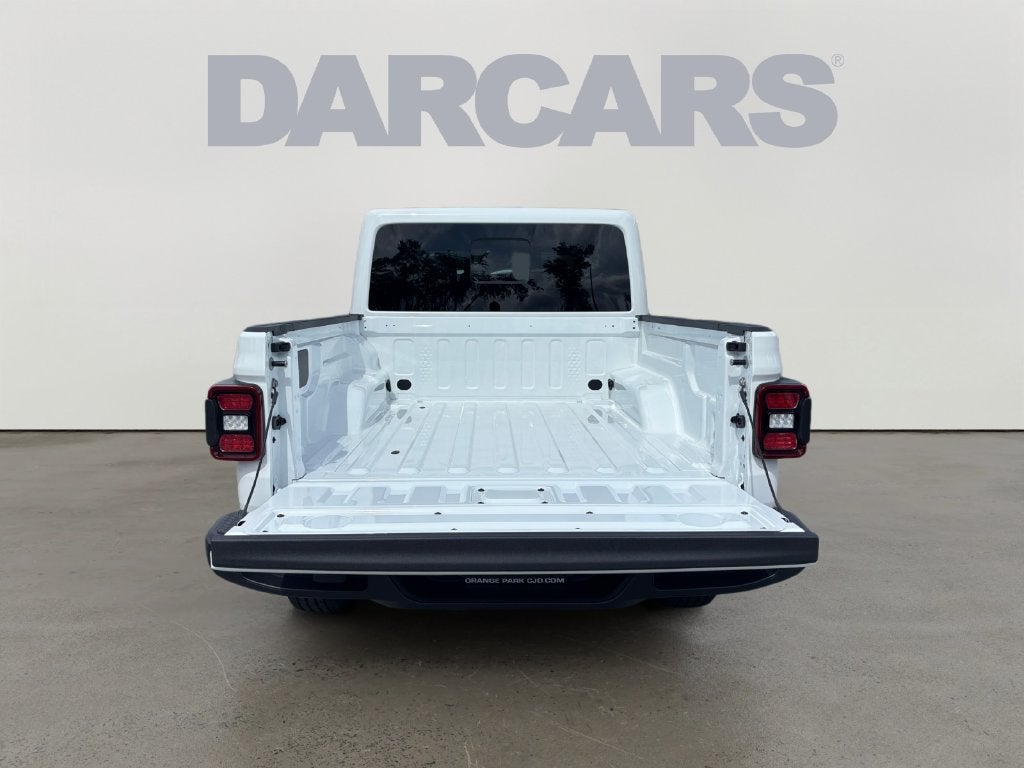 2027 Jeep Gladiator Base