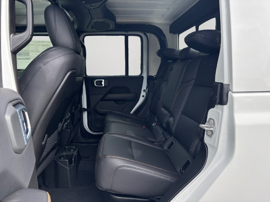 2027 Jeep Gladiator Base