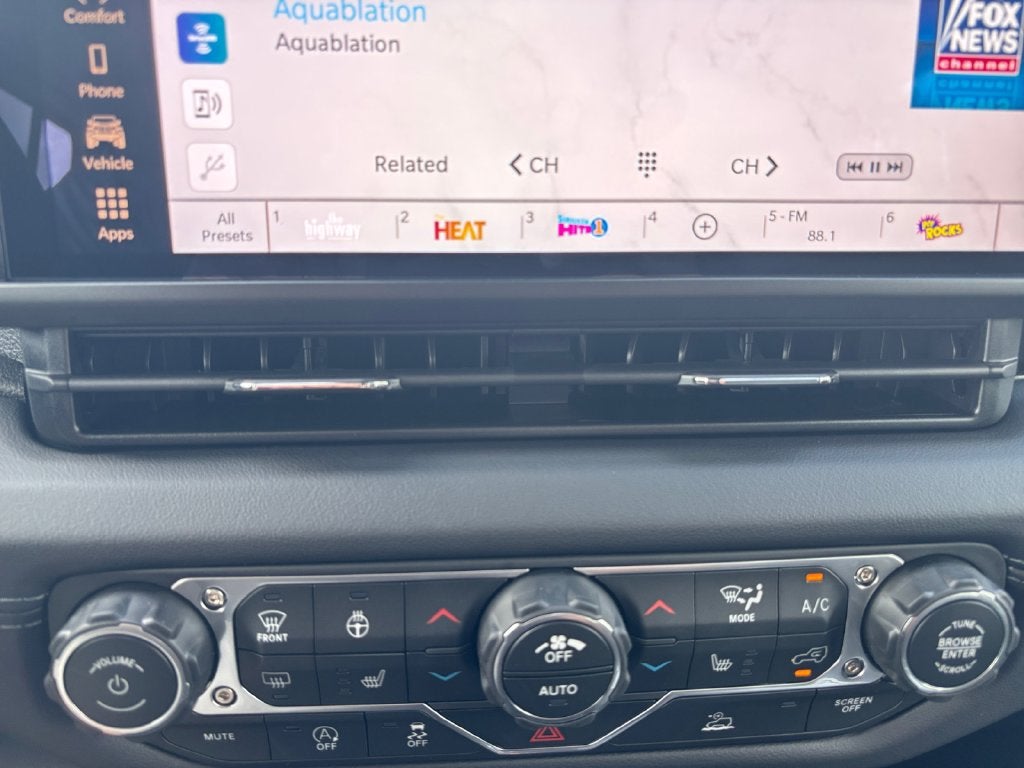 2027 Jeep Gladiator Base
