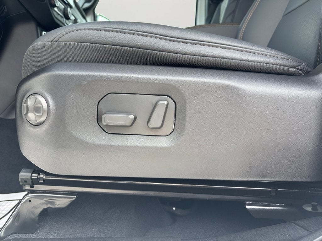 2027 Jeep Gladiator Base