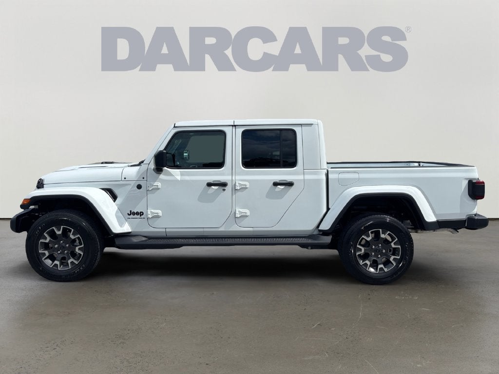 2027 Jeep Gladiator Base