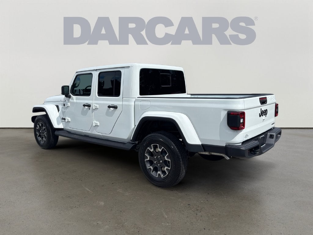 2027 Jeep Gladiator Base