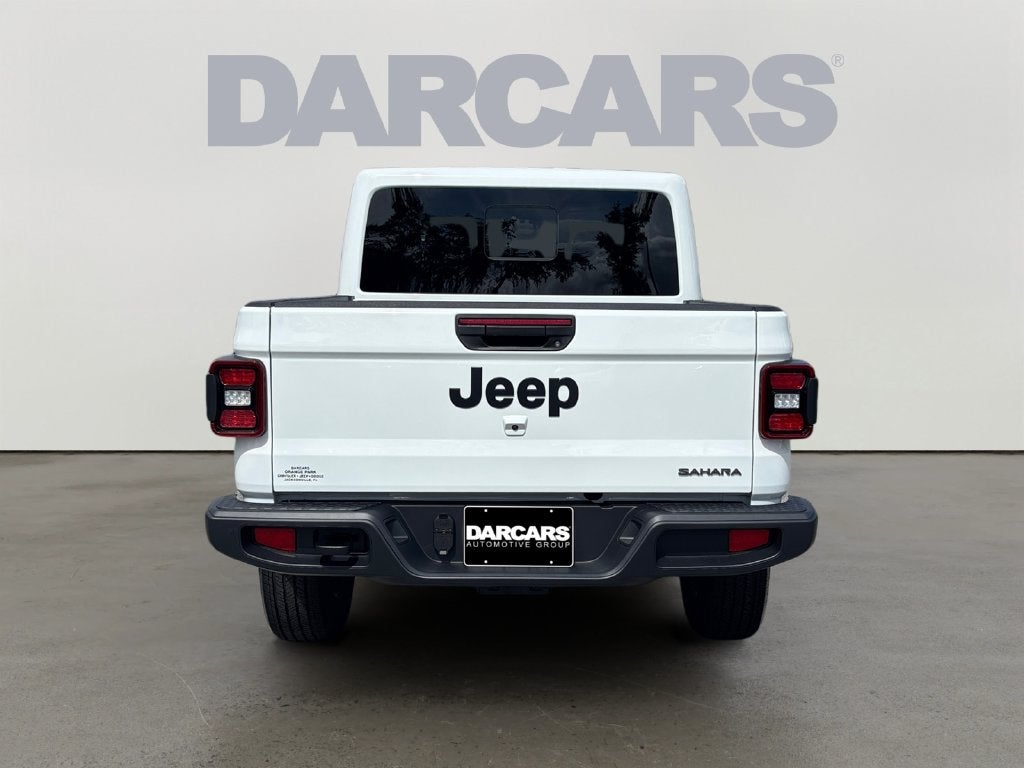 2027 Jeep Gladiator Base