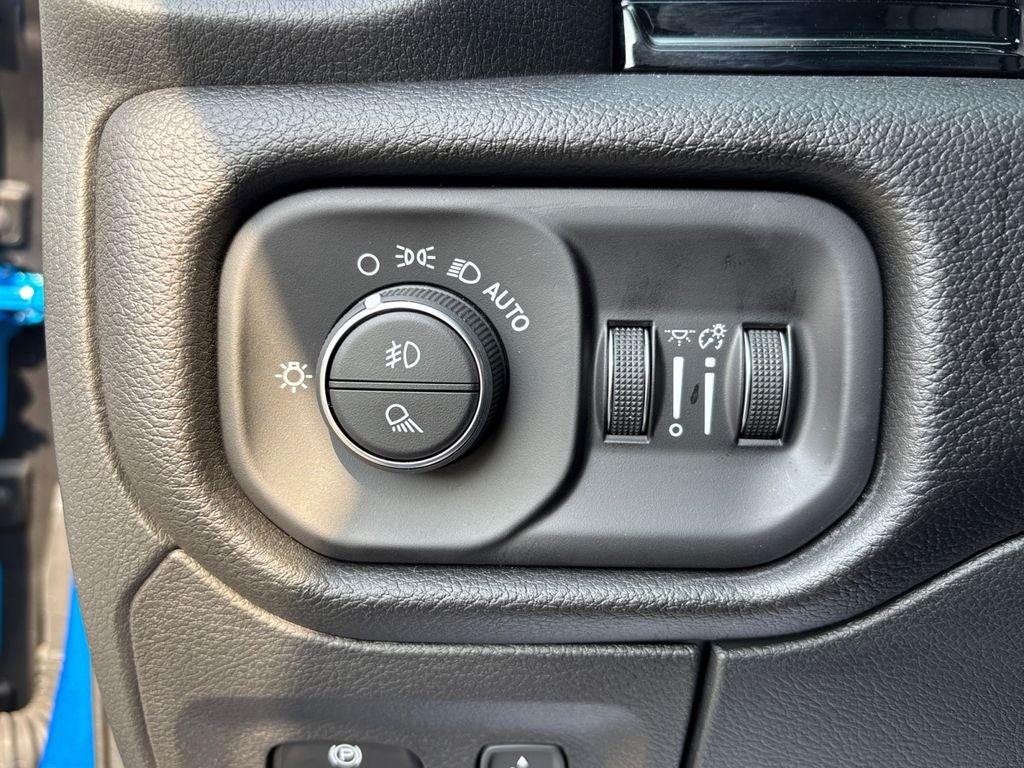 2026 RAM 1500 Laramie FACTORY LIFT AND TIRES