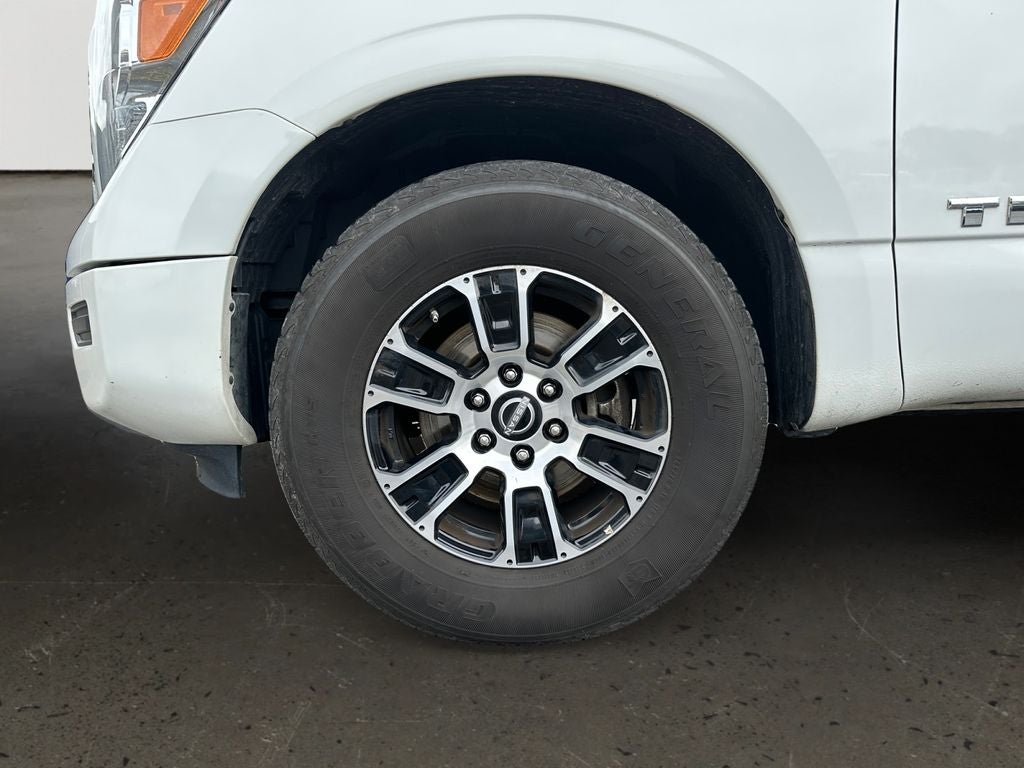 2023 Nissan Titan SV