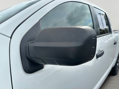 2023 Nissan Titan SV