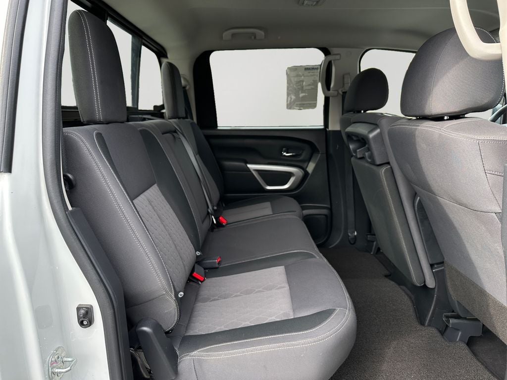 2023 Nissan Titan SV