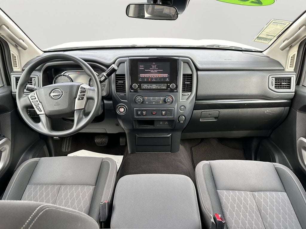 2023 Nissan Titan SV