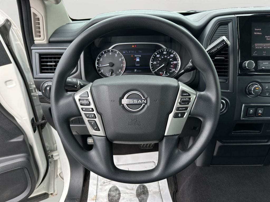 2023 Nissan Titan SV