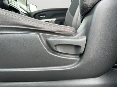 2023 Nissan Titan SV