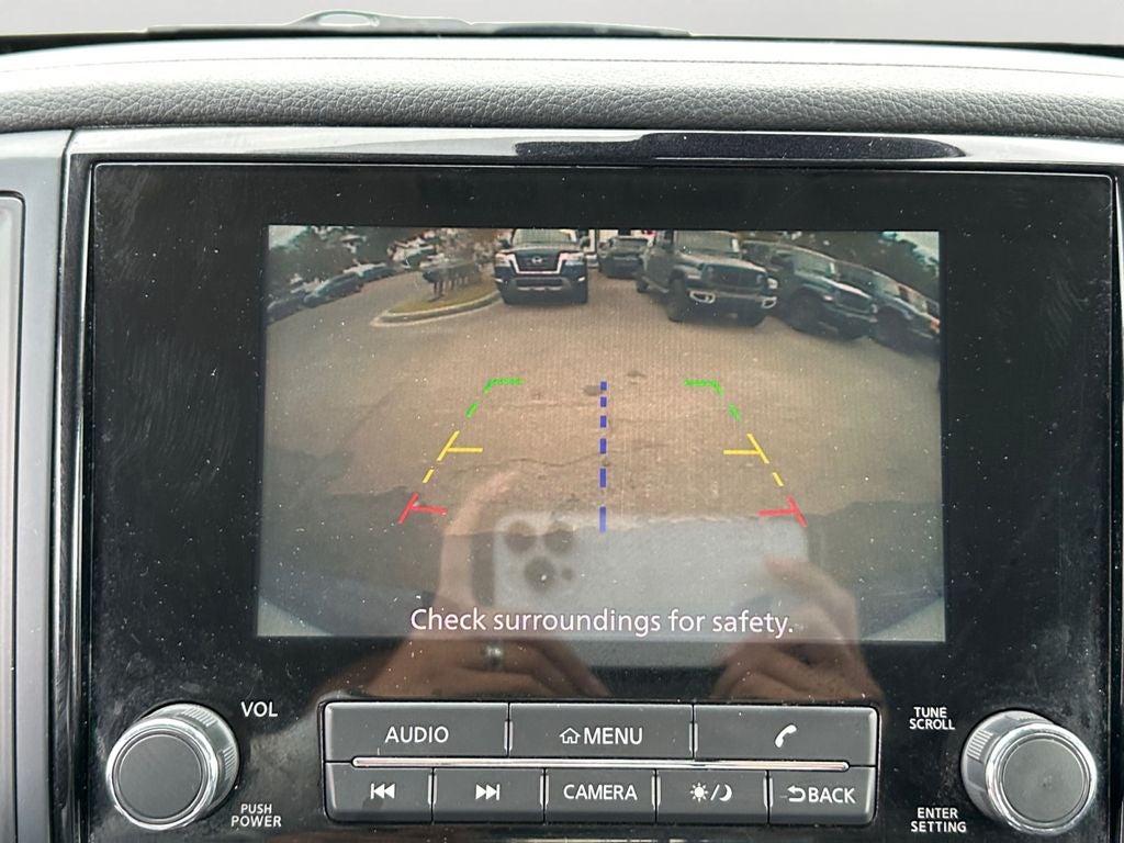 2023 Nissan Titan SV