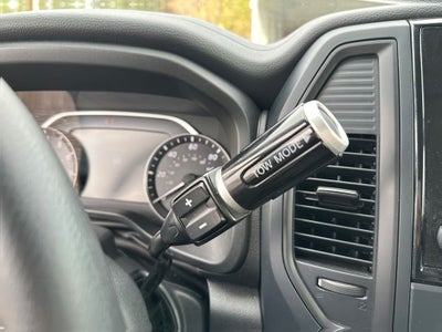 2023 Nissan Titan SV