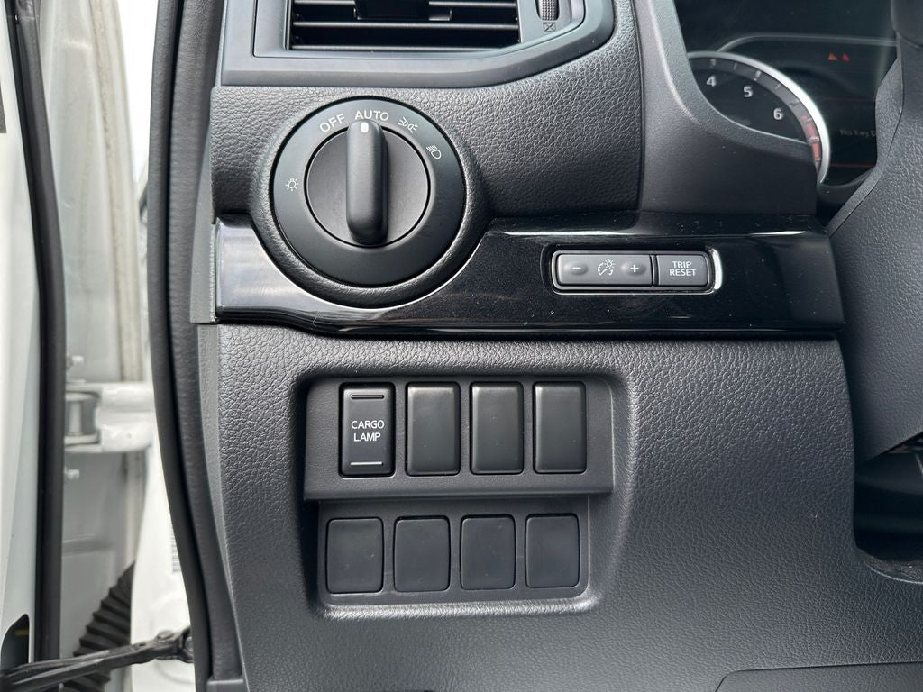 2023 Nissan Titan SV