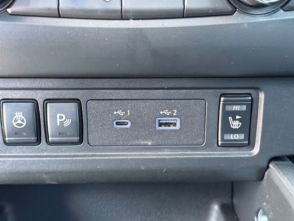 2024 Nissan Frontier SV