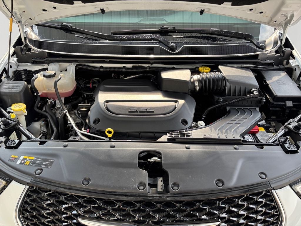 2025 Chrysler Pacifica Select